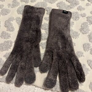 Cozy Gray Fuzzy Gloves